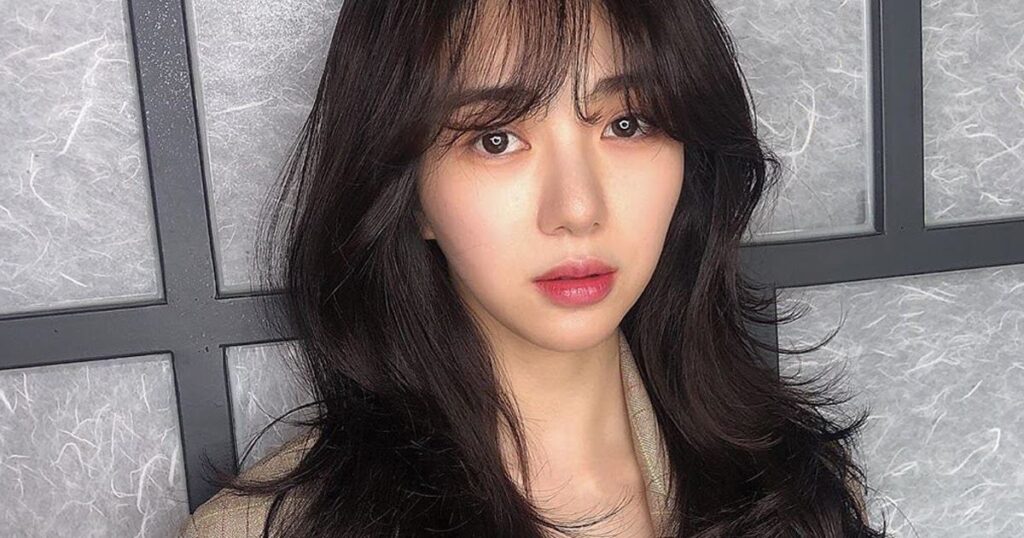 Mina, en una serie de publicaciones acusa a Jimin de acoso mental y físico