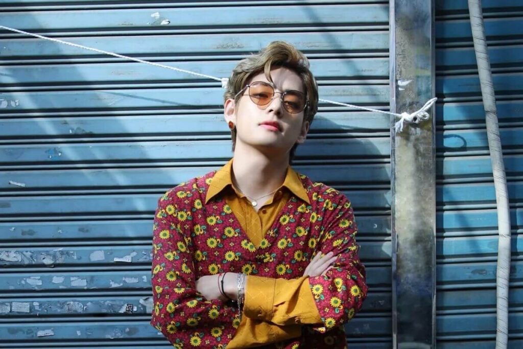 V de BTS se convierte oficialmente en la persona mas exitosa nacida en 1995 según 'Reigarw Comparisons'