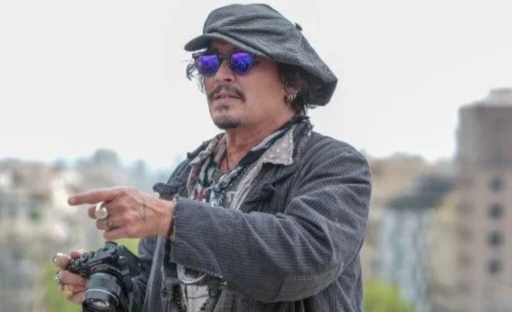 La carrera de Johnny Depp se hunde en el fracaso mientras sigue su juicio contra Amber Heard