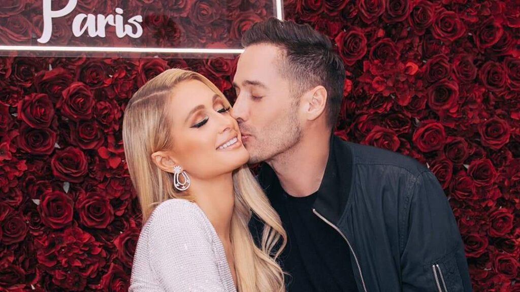 Page six revela en exclusiva que París Hilton está embarazada de su primer hijo