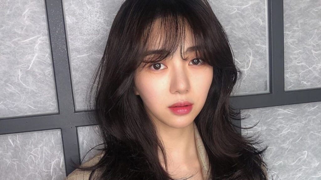 Mina, ex miembro de AOA se disculpa públicamente por estar con el novio de su amiga