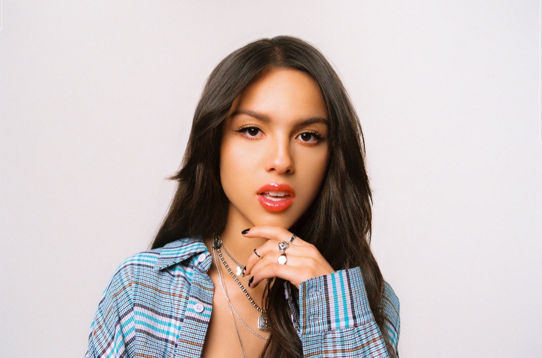 Se confirma la relación de Olivia Rodrigo y Adam Faze en nuevas fotos