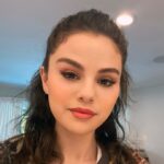Selena Gomez se ve envuelta en rumores de citas con un jugador brasileño