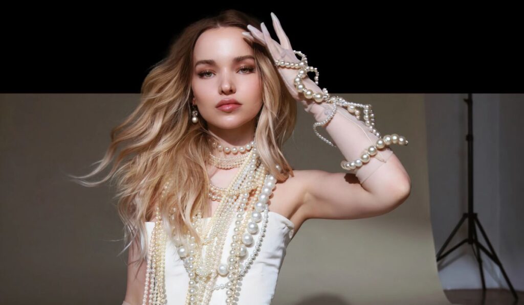 Dove Cameron habla de su experiencia tras salir del armario