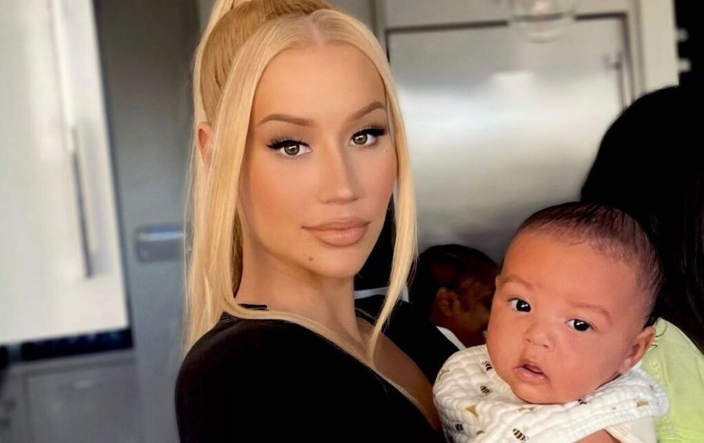 Iggy Azalea no habla sobre su maternidad porque a sus fans homosexuales no les interesa