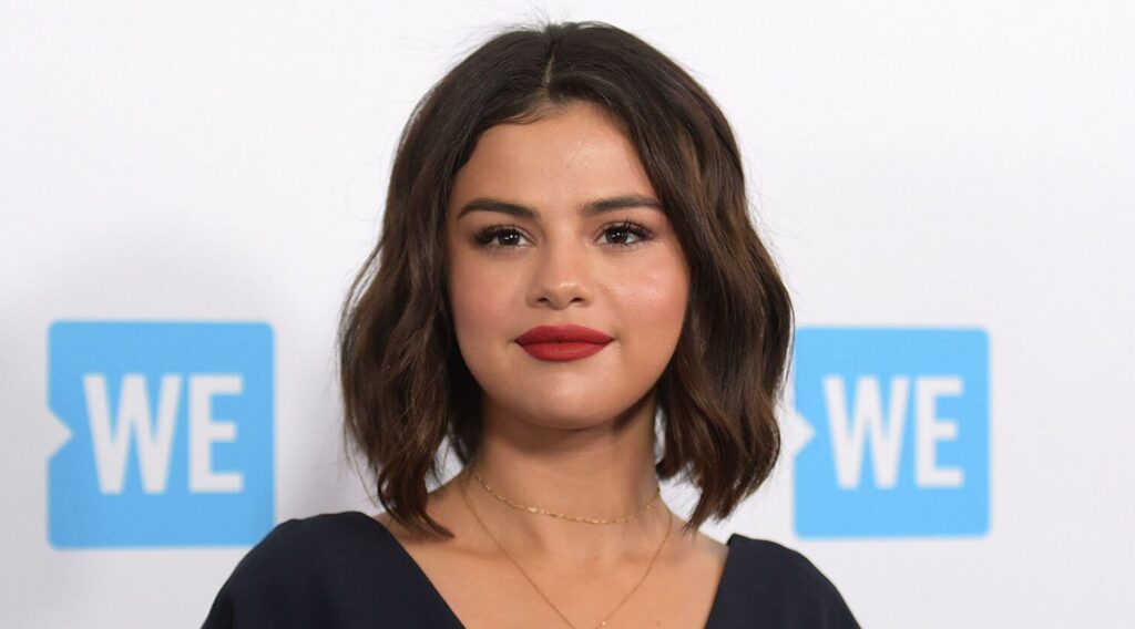 La hermana menor de Selena Gomez afirma estar avergonzada de la cantante
