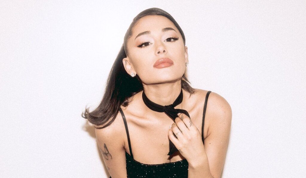 Ariana Grande lanzará nuevo álbum a finales de año según insider