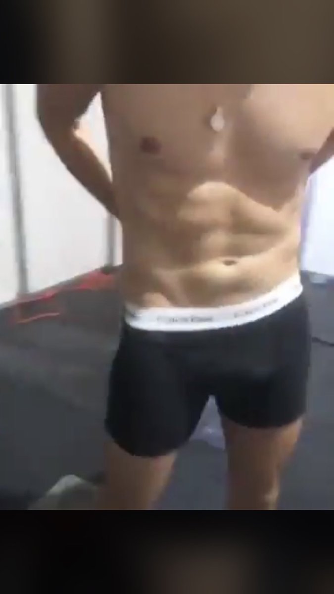 Sebastian Yatra enciende las redes tras mostrar por descuido su bulto