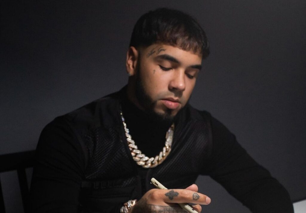 ¡LO TIENE CHIQUITO! Anuel AA subió foto en ropa interior y recibió burlas, "Usa pañales"(FOTO)