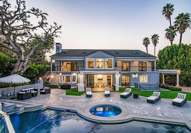 Meghan Trainor revela que ella y su esposo defecan juntos