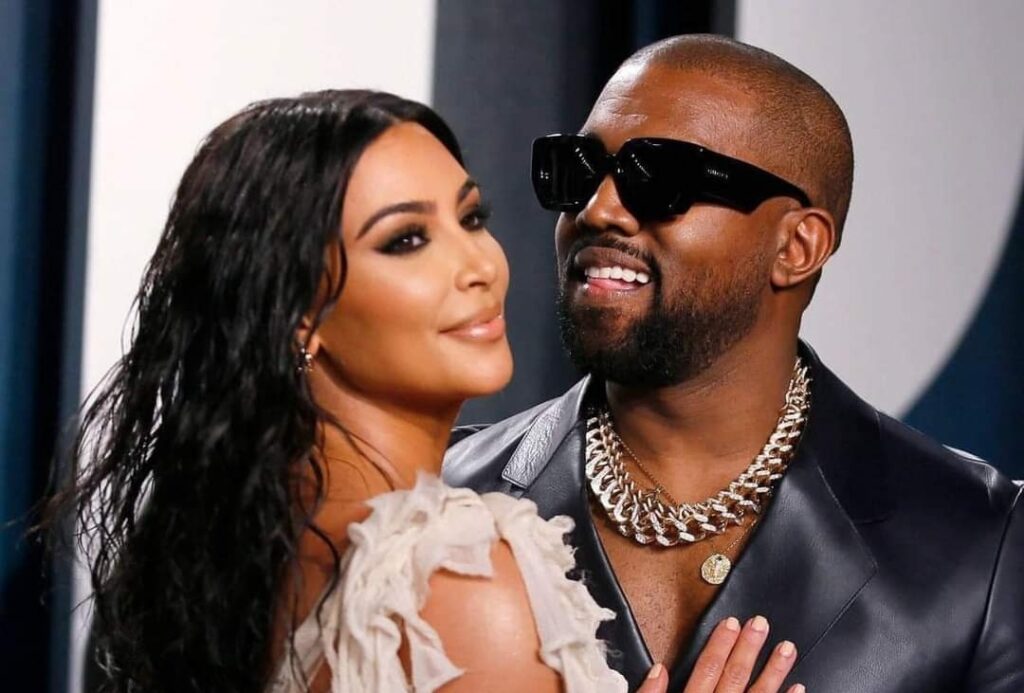 Kanye West le súplica a Kim Kardashian que regresen mientras ella solicita oficialmente el divorcio