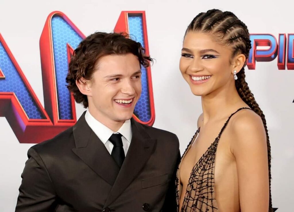 Tom Holland detuvo entrevista solo para apreciar la llegada de Zendaya a la alfombra roja