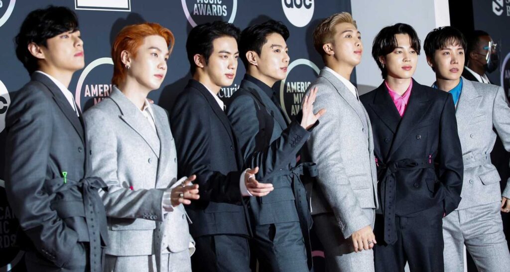 Las caídas e incidentes más divertidos de BTS en el escenario