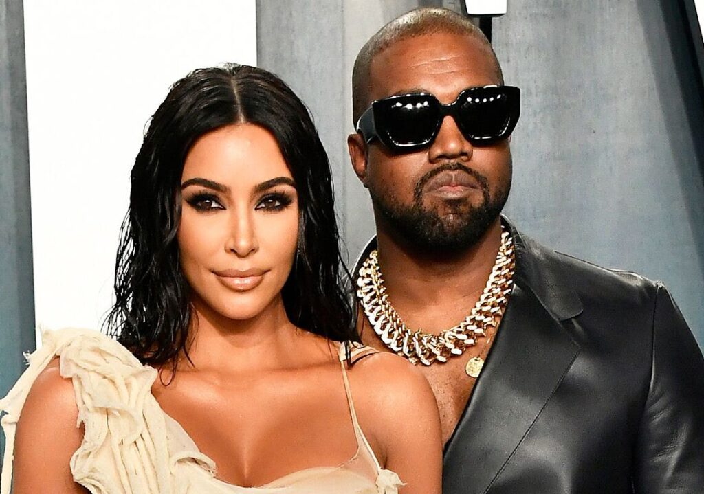 Kanye West le prohíben entrar a casa de Kim Kardashian para ver a sus hijos