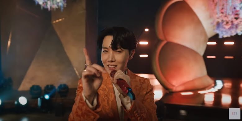 Los anillos perdidos de J-HOPE fueron encontrados en Beverly Hills