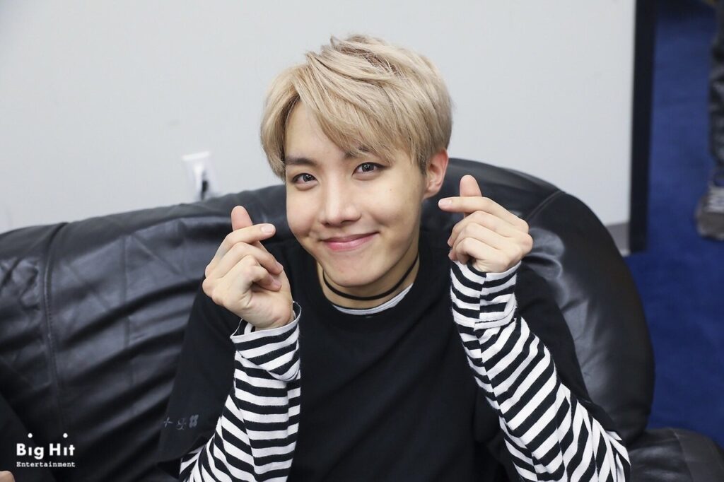J-Hope dice que tiene que ir al baño a "dejarlo salir todo" antes de practicar