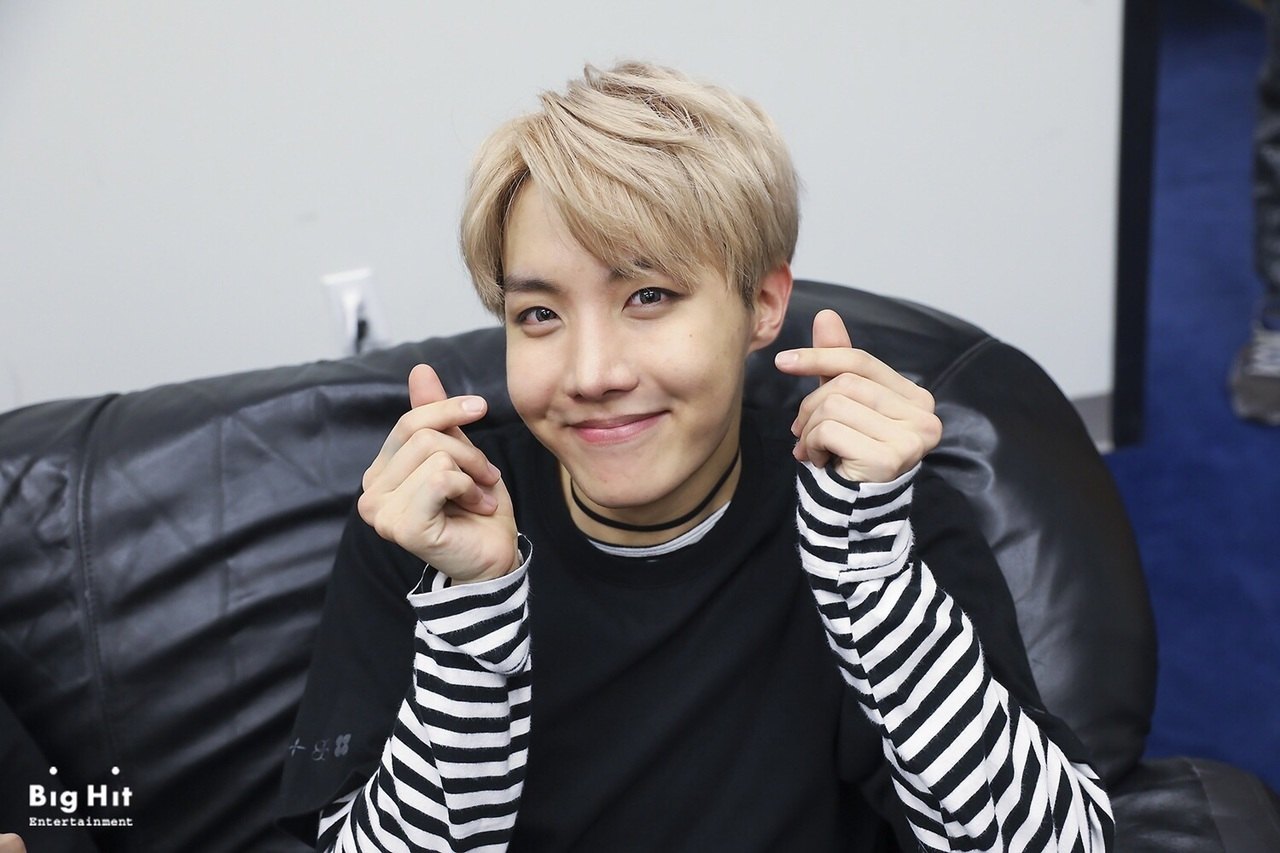 J-Hope dice que tiene que ir al baño a "dejarlo salir todo" antes de practicar