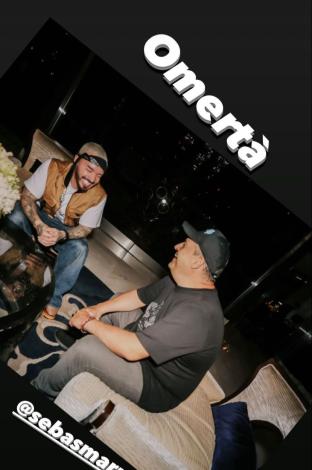 J Balvin bajo fuego por publicar fotos compartiendo con el hijo de Pablo Escobar