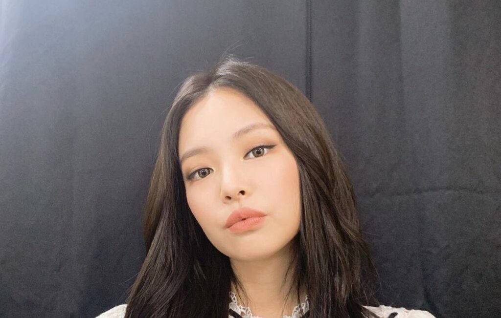 Jennie de BLACKPINK aparece en Hawái con el outfit más top del momento