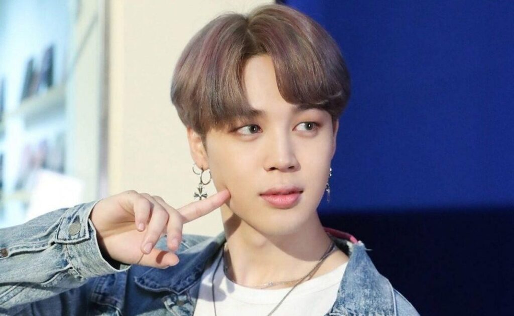 Jimin de BTS sorprende a dos chicas en una fiesta y ARMY muere de envidia