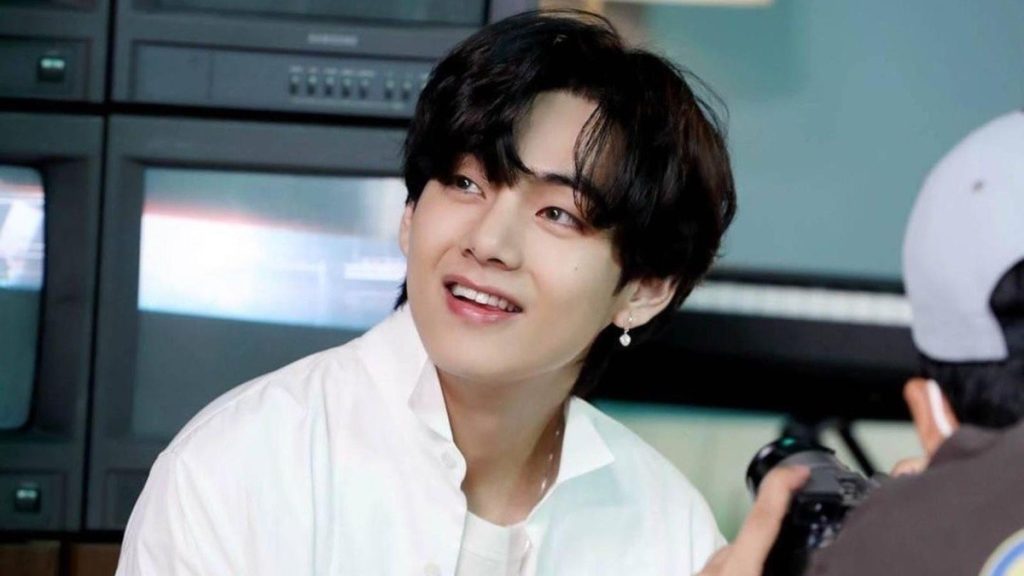 BTS: V logra HISTÓRICO récord en iTunes y ARMY lo celebra