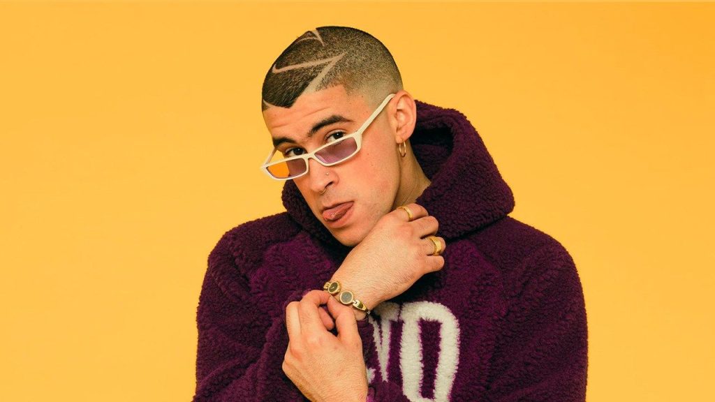 Bad Bunny sufre dramática caída en un concierto en Estados Unidos (VÍDEO)