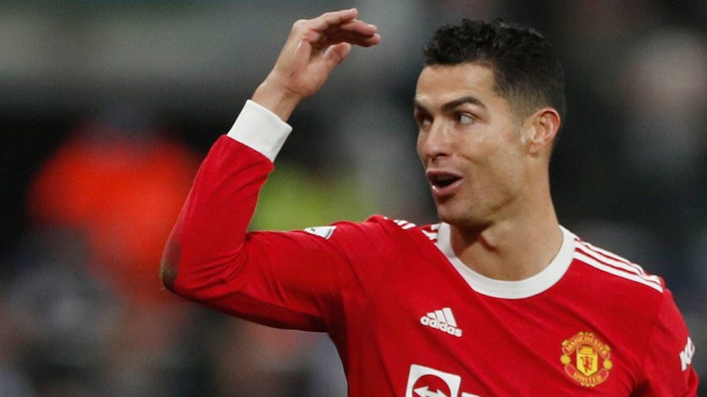 Demandan a Cristiano Ronaldo por agredir y destrozar el teléfono de un niño autista