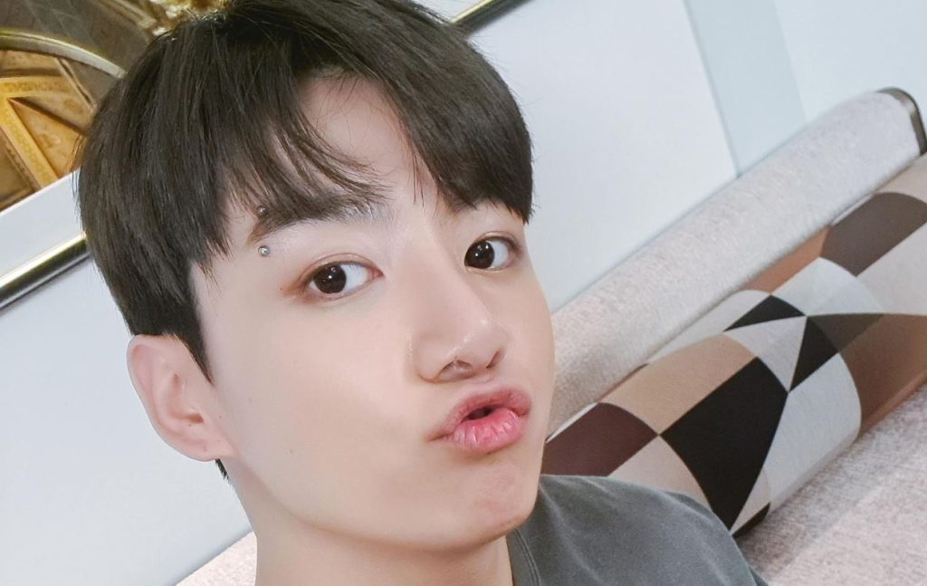 Jungkook de BTS coquetea con una chica que tiene problemas para conseguir novio