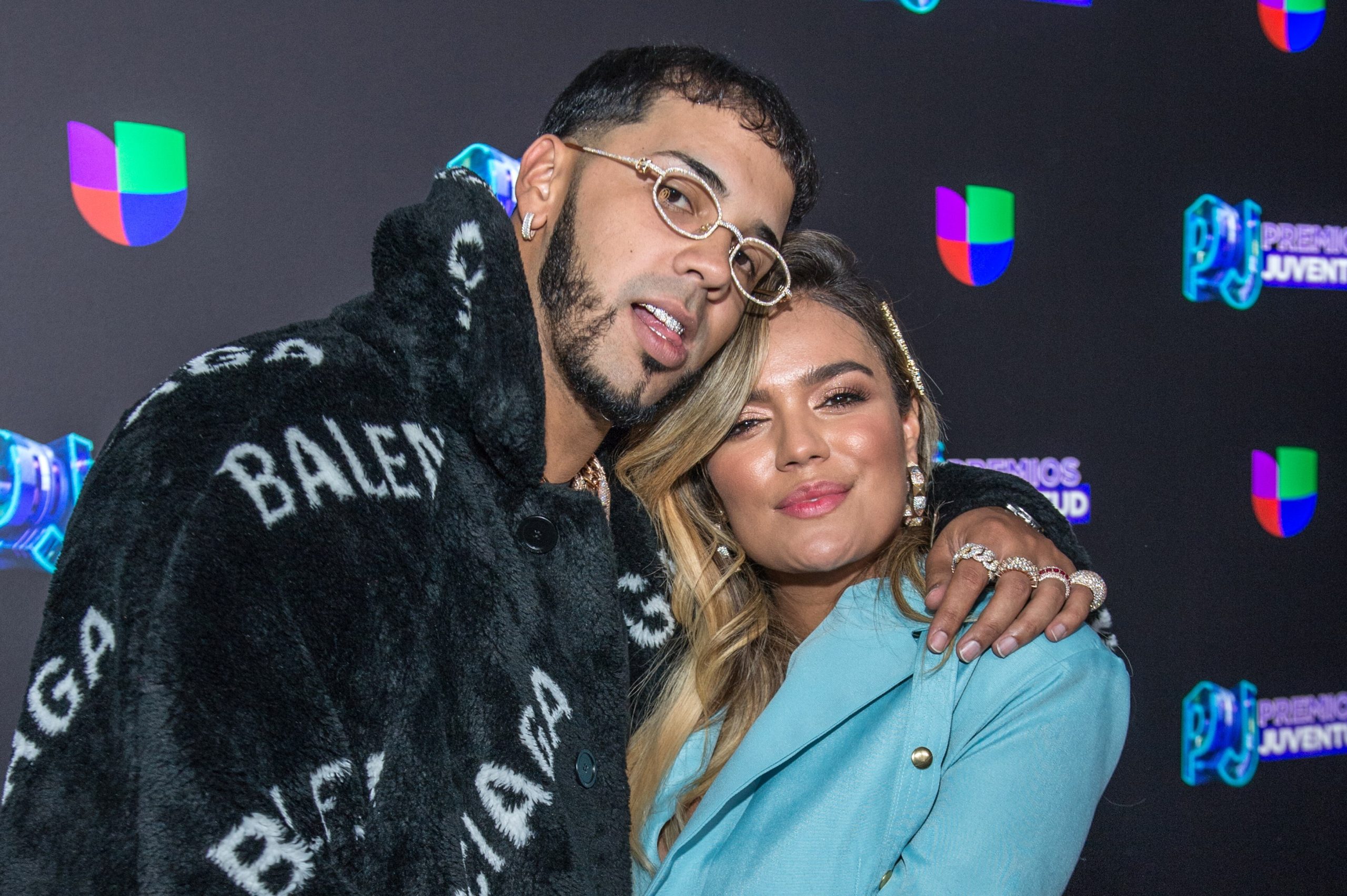 VÍDEO: Karol G se burla de la perdida de cabello de Anuel AA