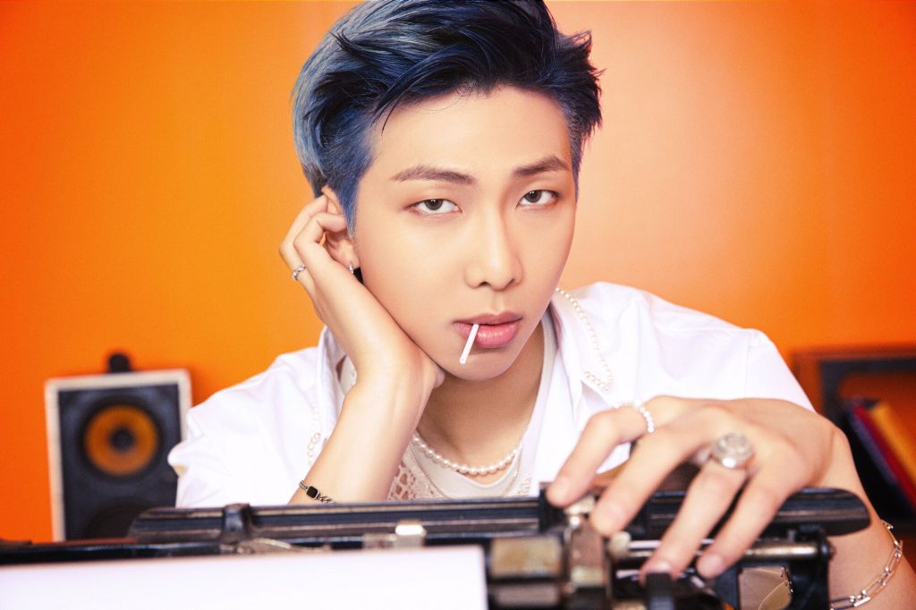 BTS: 3 fotos de RM que confirman que el sería la cita ideal