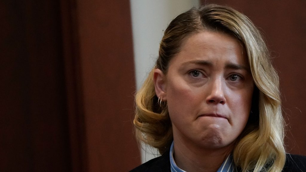 Descubren otra gran mentira de Amber Heard en el tribunal; se agarró todo el dinero que "iba a donar"