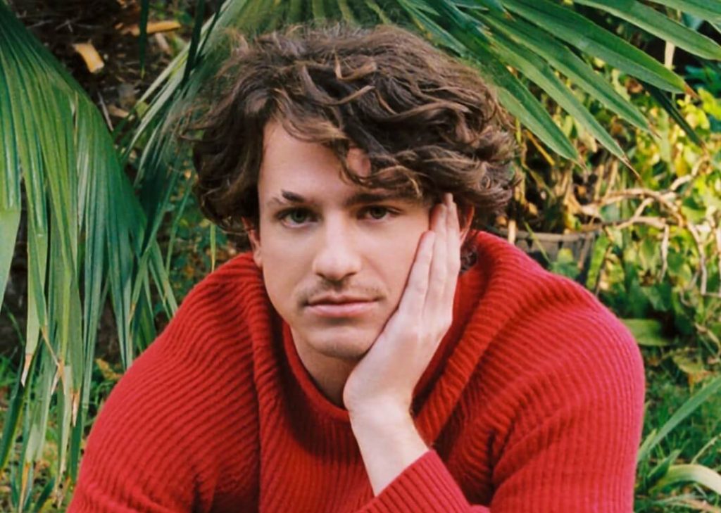Charlie Puth confiesa que la primera canción con la que se masturbó es de Maroon 5