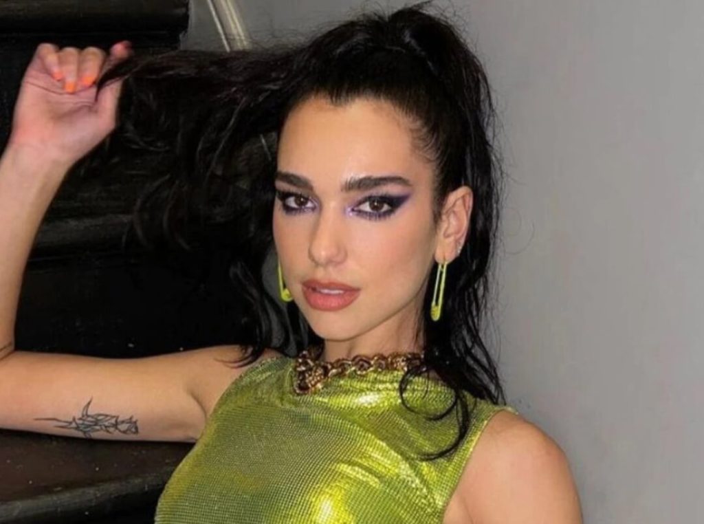 Dua Lipa es nuevamente demandada por usar foto tomada por paparazzi