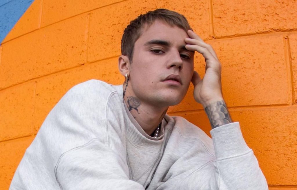 Justin Bieber ha quedado paralizado de su rostro tras ser contagiado con un grave virus