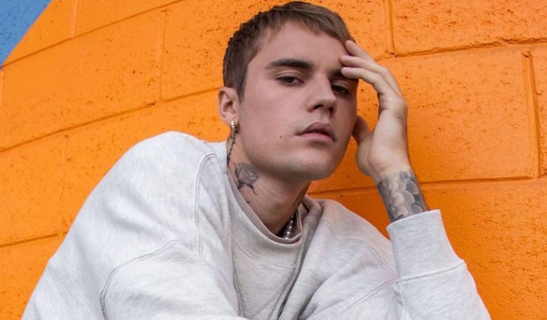Justin Bieber ha quedado paralizado de su rostro tras ser contagiado con un grave virus