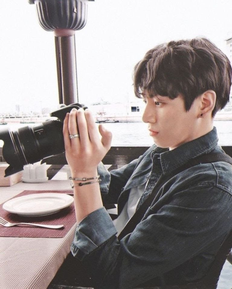 BTS: 3 fotos de Jungkook que demuestran que es el novio perfecto