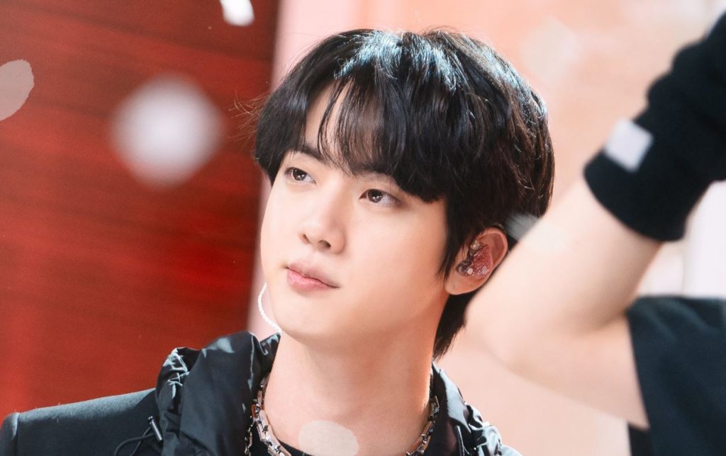 BTS: Una fan contrae 'matrimonio' con Kim Seokjin y se viraliza en redes