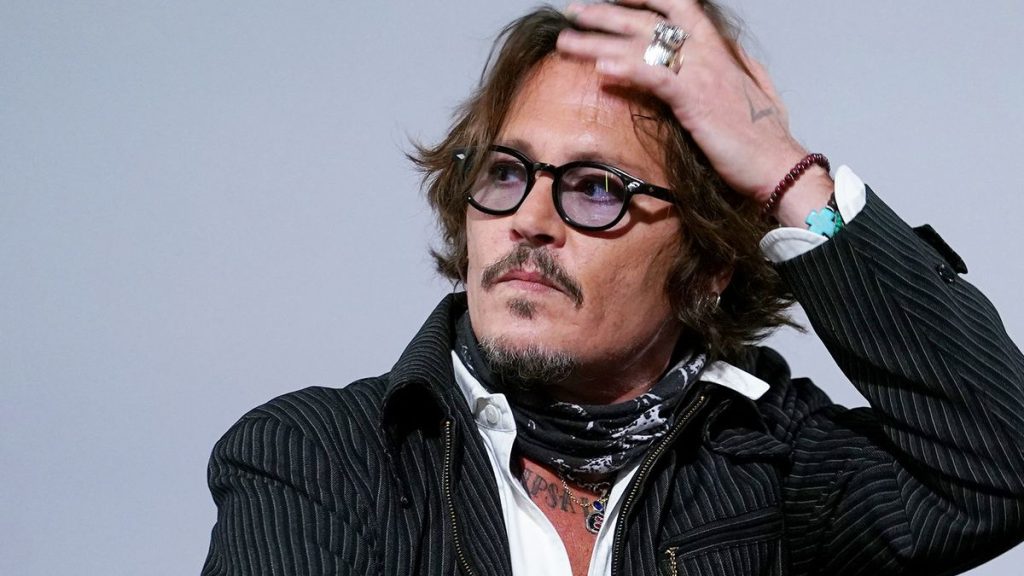 Descubren la identidad de la chica con la que se dejó ver Johnny Depp