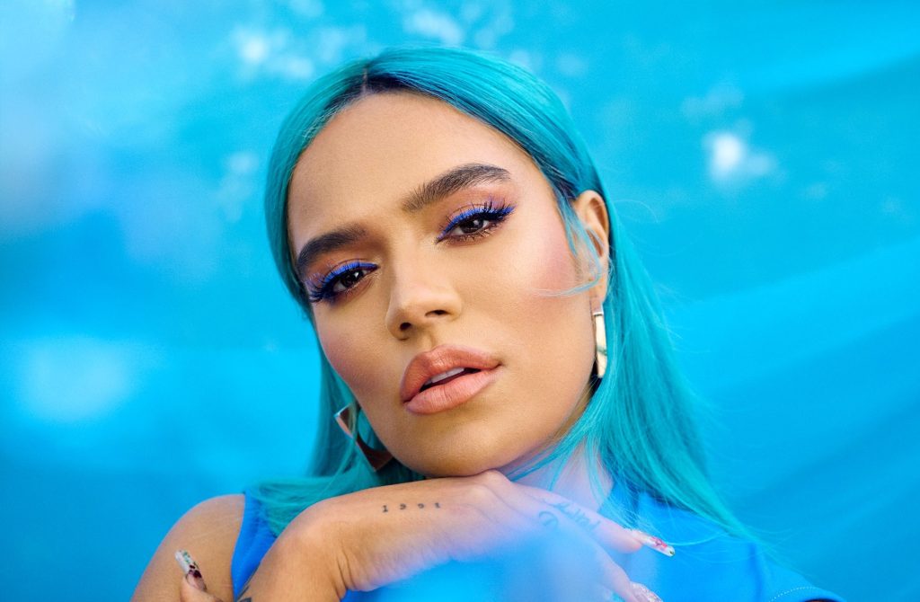 Karol G muestra su makinon y su celulitis sin vergüenza alguna mientras disfruta sus vacaciones