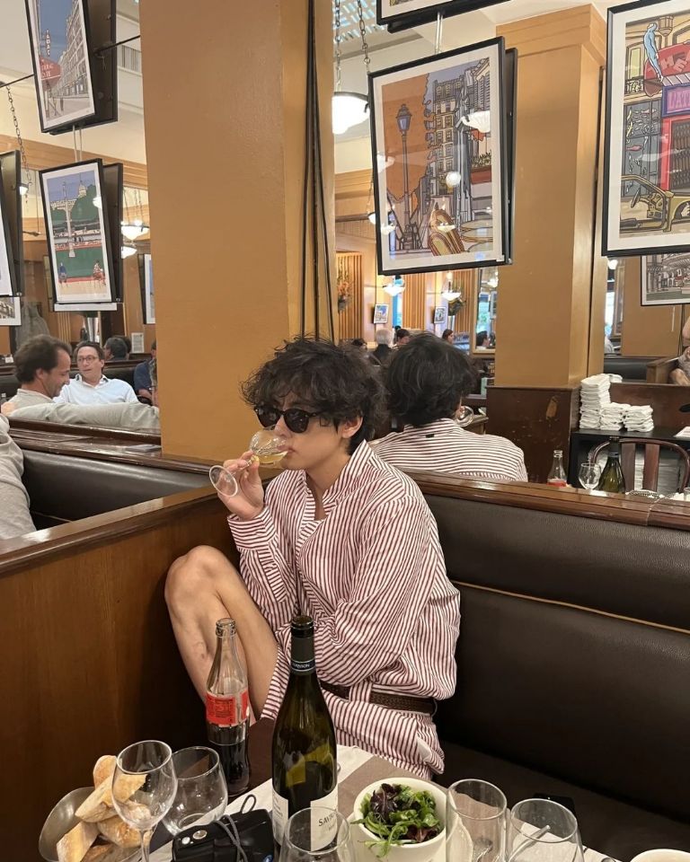 BTS: 3 fotos de V en París que confirman que es el perfecto Boyfriend material