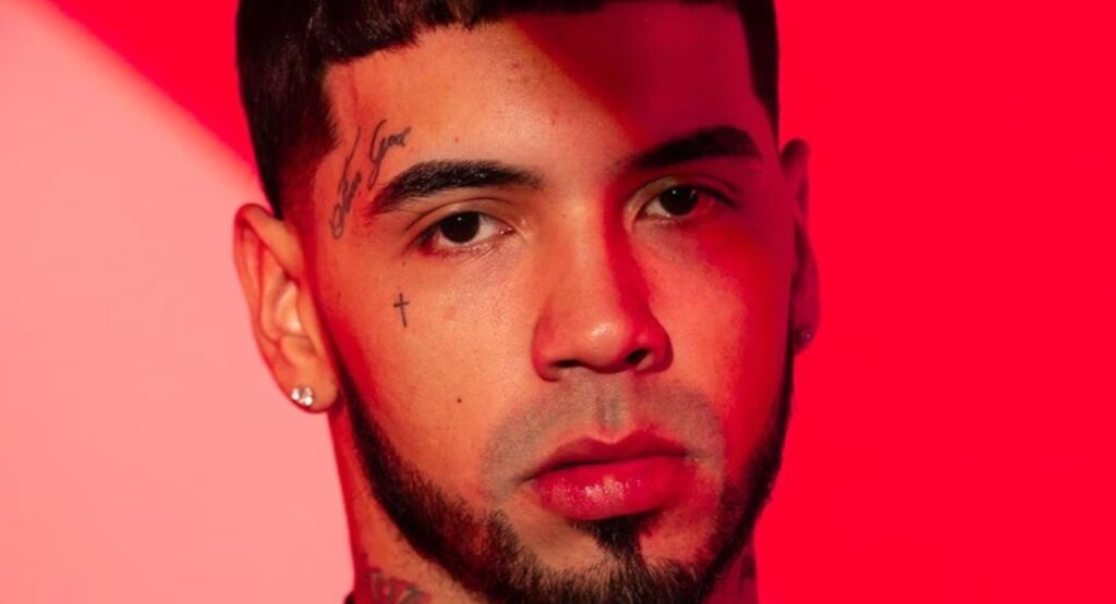 Anuel AA será llevado a los tribunales por haber abandonado a su hijo
