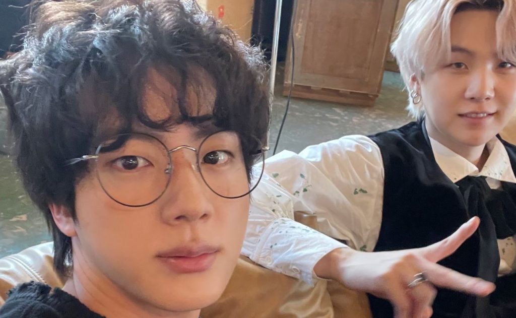 BTS: Jin se preocupa por la delgadez de Suga demostrando ser como un padre para el idol