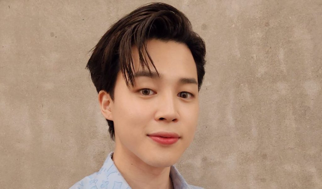 Park Jimin de BTS muestra su cuerpo en descarado photoshoot sin camisa