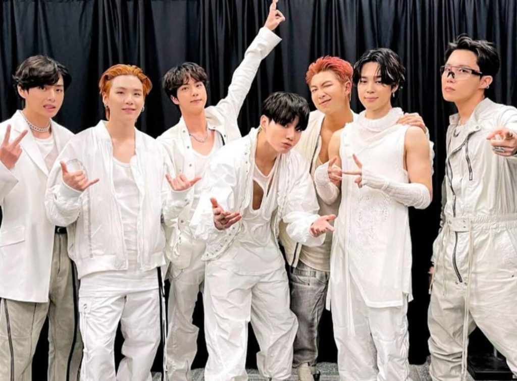 El Ministro de Defensa revela opción de 'servicio alternativo' para BTS