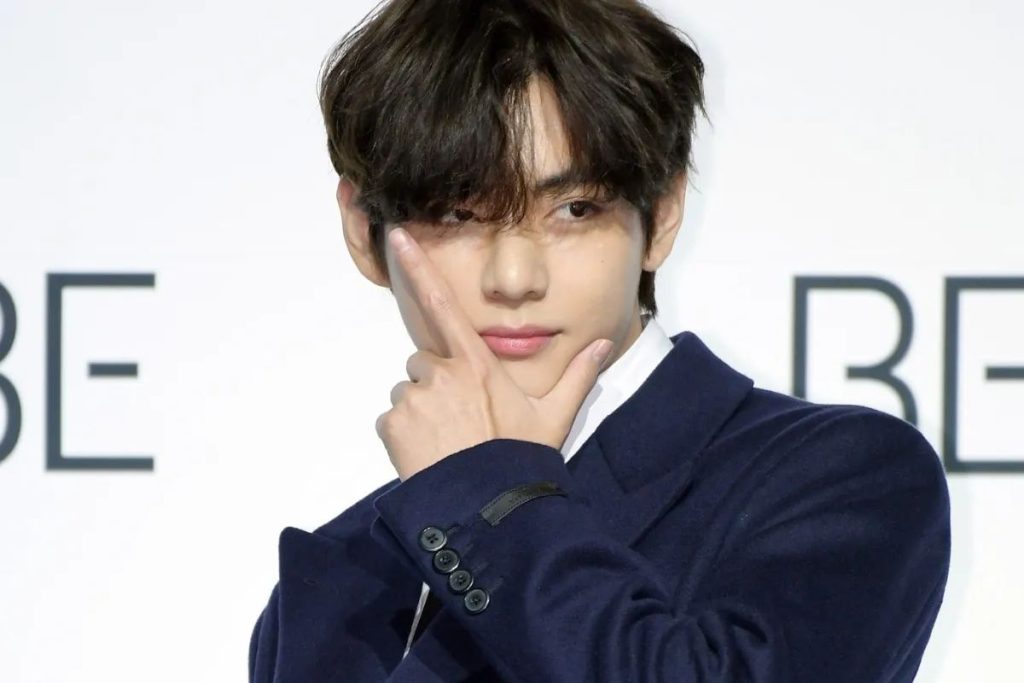 Taehyung de BTS emociona a los fanáticos mostrando sus músculos