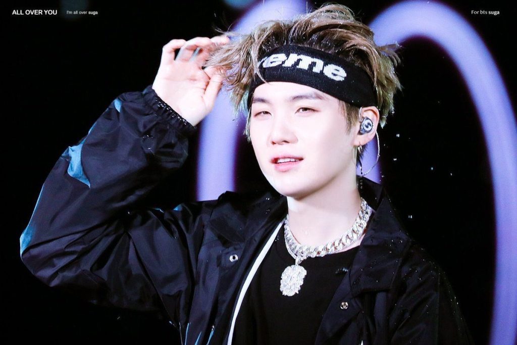 BTS: Así fué como Suga celebró con la bandera de México (VÍDEO)