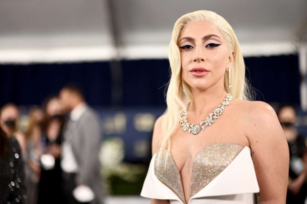 Fans de Lady Gaga la confunden con una chica trans y se viraliza el momento (VÍDEO)