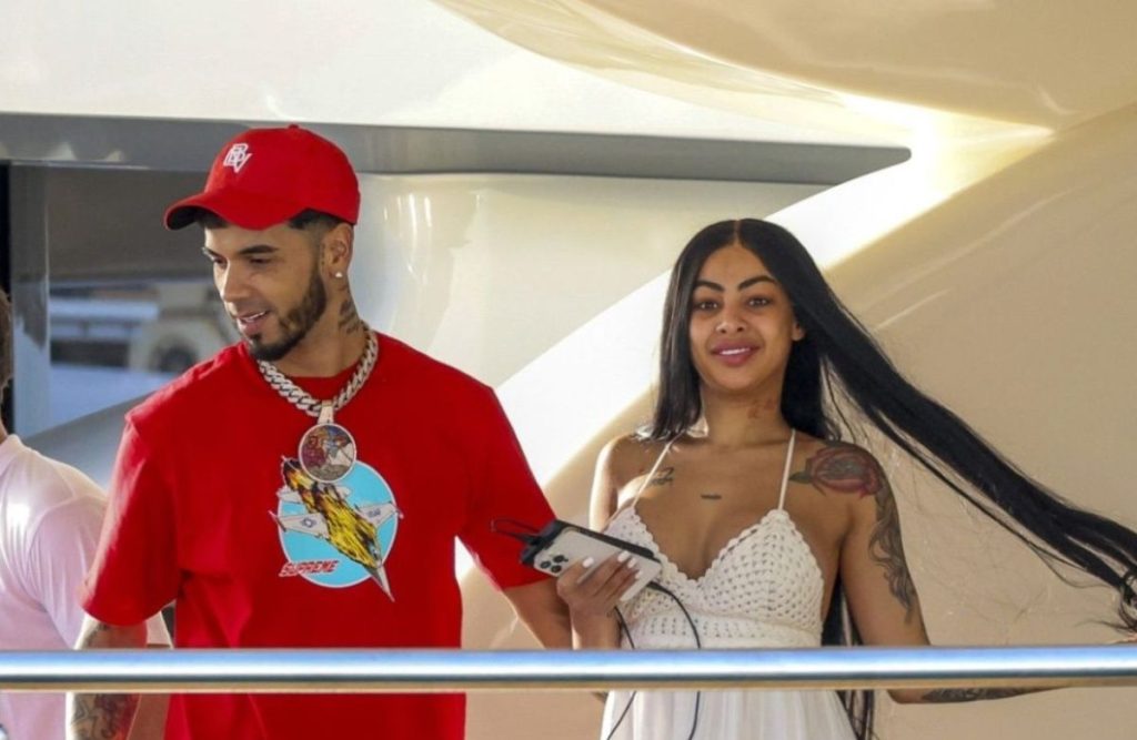 Yailin deja de seguir en redes sociales a Anuel y destroza su apartamento de la rabia al descubrirlo siendóle infiel