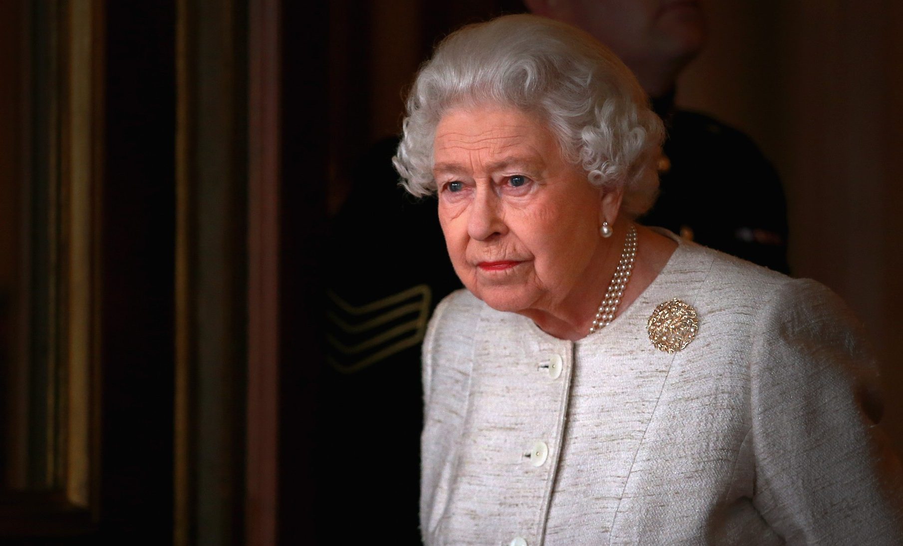 Monarquía británica reporta que la Reina Isabel II se encuentra muy delicada de salud