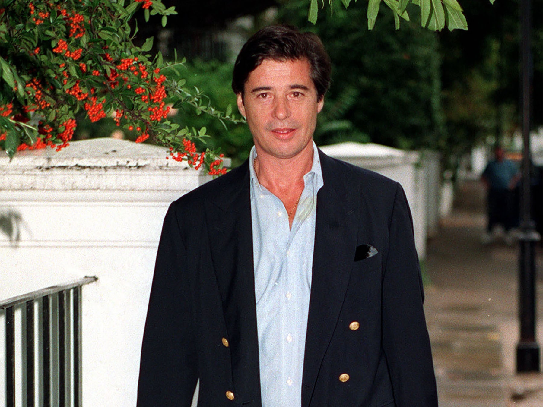 Meet Oliver Hoare, friend of Charles III and Lady Di’s love affair